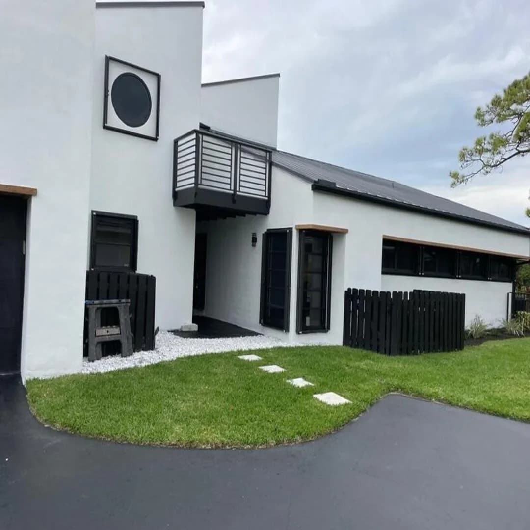 Trex vs. Wood Decks: Which Is Best for Florida?