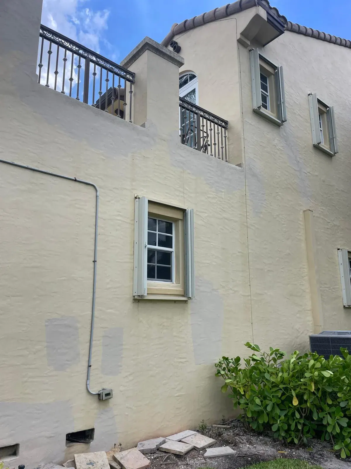 Exterior Stucco Painting Wall Window Trim by JC General Painting in South Florida
